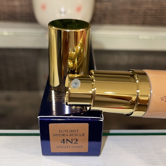 ❤️NEW!!❤️Estee Lauder Moisturizing Makeup w/ SPF45 - Picture 9 of 10